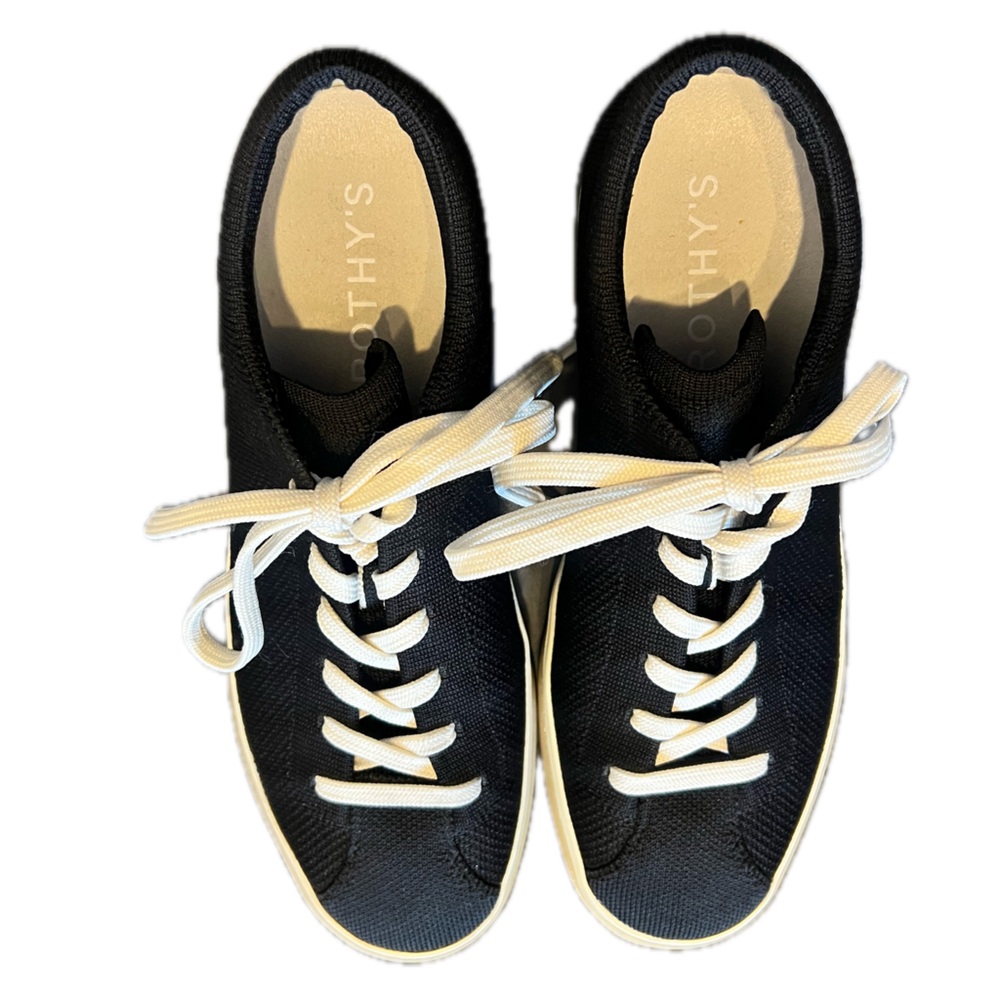 NWOT Rothy’s Lace-Up Sneaker